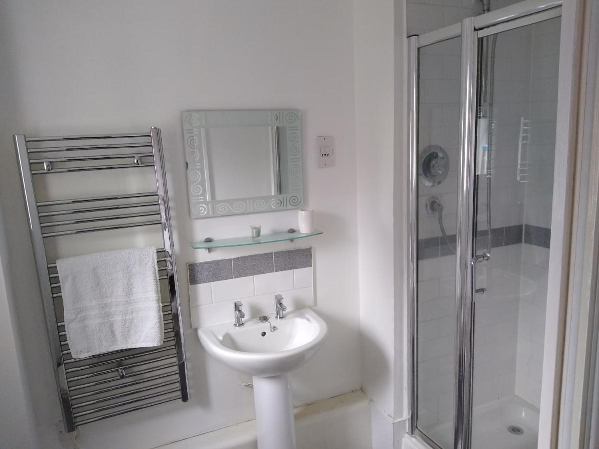 Quarto em Acomodações Particulares Stylish Private Double W/ensuite Londres